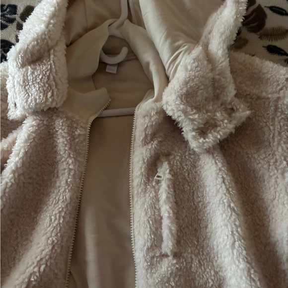 Beyond Yoga jacket - new w tags - Picture 2 of 7